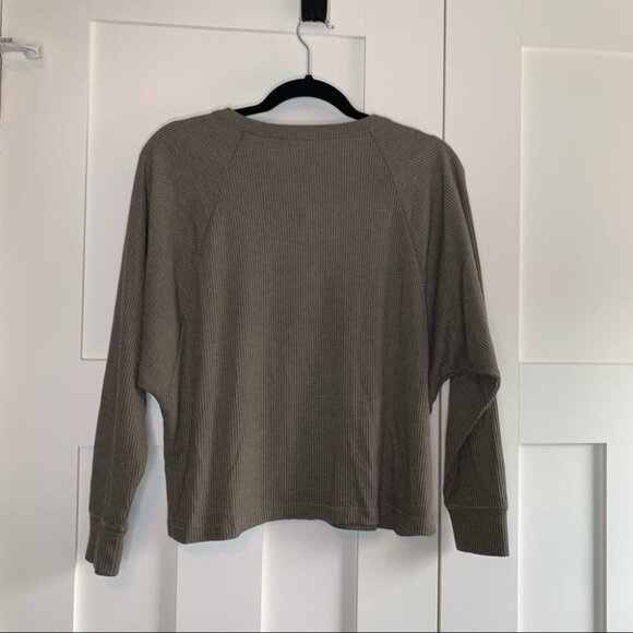 Anthropologie x Chaser Olive Green Henley Top Size XS - Picture 4 of 10
